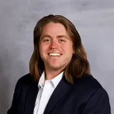 a head shot of Doug Weisman